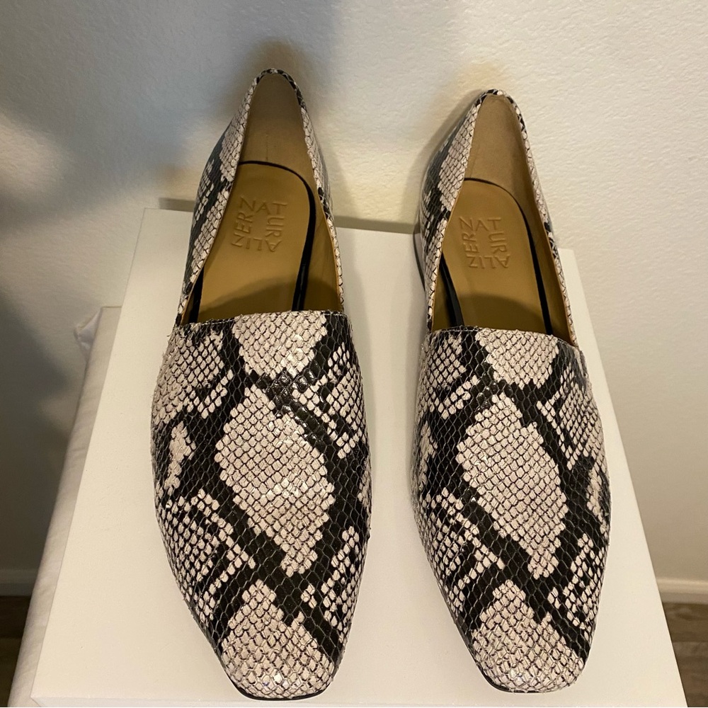 Naturalizer Collette Alabaster Snakeskin Leather Loafer 8.5 EUC - Picture 2 of 10